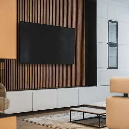 Designer Flagship For 6 - By Presidential Palace Apartman *